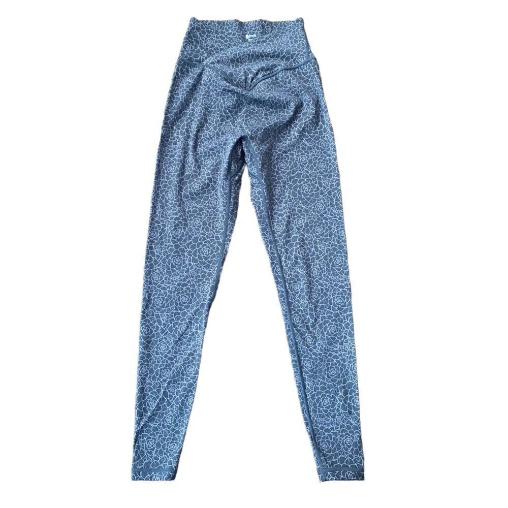 BuffBunny Crisscross Front Leggings Grey Roses Small